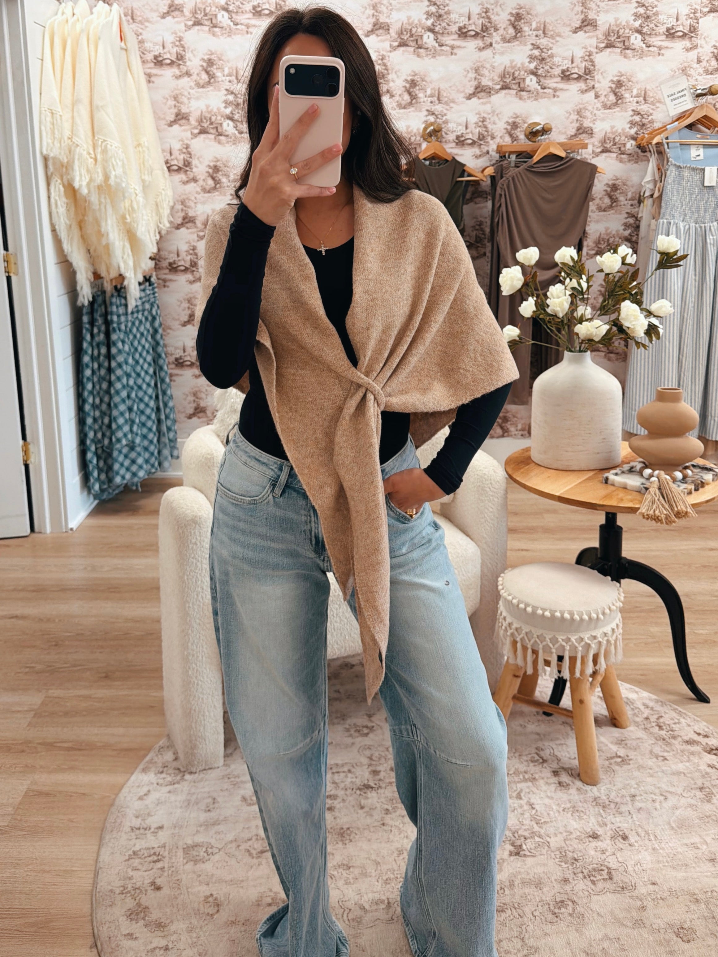 Triangle Poncho Scarf w. Loop - Gray/Camel